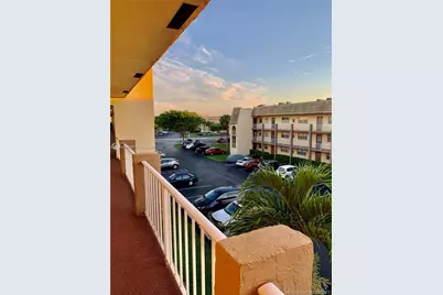 8220 Sunrise Lakes Blvd #307, Sunrise, FL 33322 - Photo 7