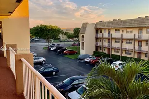 8220 Sunrise Lakes Blvd, Sunrise, FL 33322 - Photo 7