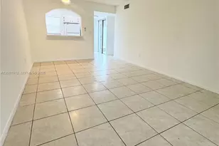 8220 Sunrise Lakes Blvd, Sunrise, FL 33322 - Photo 5