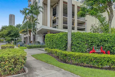 10 SW South River Dr #1106, Miami, FL 33130 - Photo 3