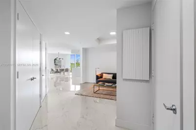 17111 Biscayne Blvd #402, North Miami Beach, FL 33160 - Photo 5