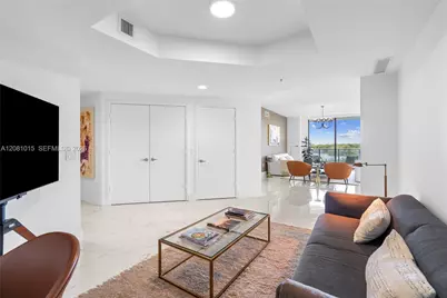 17111 Biscayne Blvd #402, North Miami Beach, FL 33160 - Photo 9