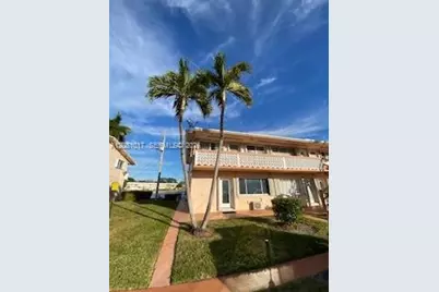 925 SW 11th Ave #1, Hallandale Beach, FL 33009 - Photo 1