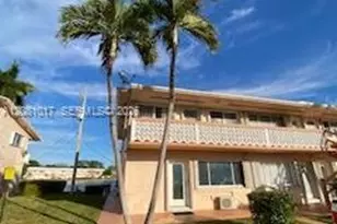925 SW 11th Ave, Hallandale Beach, FL 33009 - Photo 1