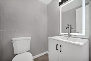 300 Bayview Dr, Sunny Isles Beach, FL 33160 - Photo 17