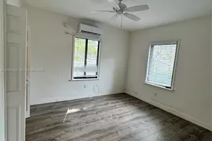 570 NE 69th St, Miami, FL 33138 - Photo 11