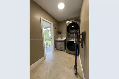 8203 NW 37th St, Coral Springs, FL 33065 - Photo 19