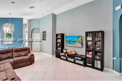 2240 NE 37th Rd, Homestead, FL 33033 - Photo 7