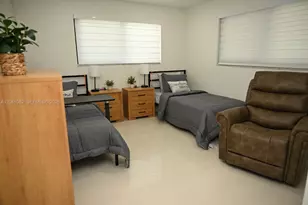 850 W 51st Pl, Hialeah, FL 33012 - Photo 13