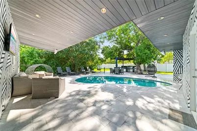 2200 NE 192nd St, Miami, FL 33180 - Photo 11