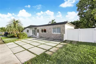 2200 NE 192 St, Miami, FL 33180 - Photo 39