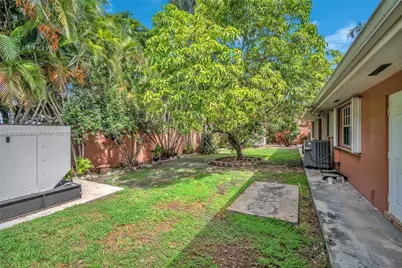10485 NW 132nd St, Hialeah Gardens, FL 33018 - Photo 29