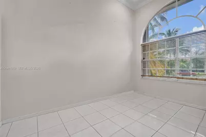 10485 NW 132nd St, Hialeah Gardens, FL 33018 - Photo 3