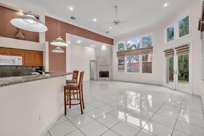 10485 NW 132nd St, Hialeah Gardens, FL 33018 - Photo 5