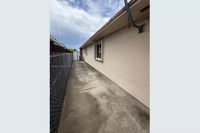 [Address not provided], Hialeah, FL 33013 - Photo 23