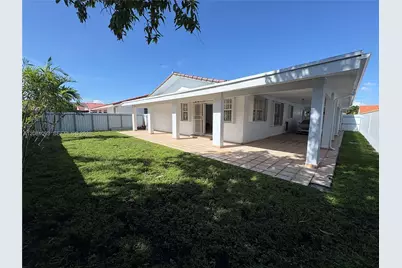 7577 W 5th Ln, Hialeah, FL 33014 - Photo 33
