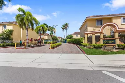 8210 NW 10th St #4, Miami, FL 33126 - Photo 21