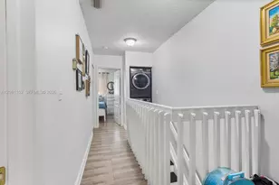 8210 NW 10th St, Miami, FL 33126 - Photo 13