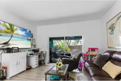 8210 NW 10th St #4, Miami, FL 33126 - Photo 17