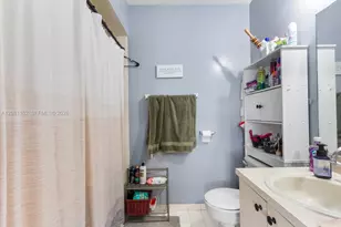 8210 NW 10th St, Miami, FL 33126 - Photo 15