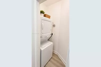 1900 N Bayshore Dr #504, Miami, FL 33132 - Photo 11