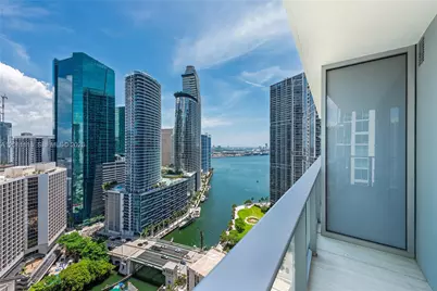 77 SE 5th St #3204, Miami, FL 33131 - Photo 13