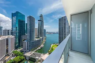 77 SE 5th St, Miami, FL 33131 - Photo 13