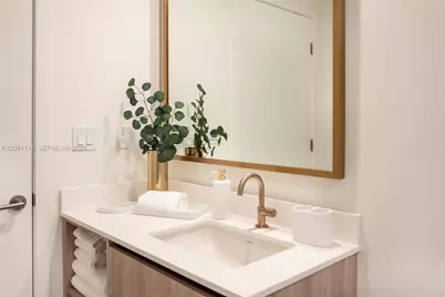 77 SE 5th St #3204, Miami, FL 33131 - Photo 9
