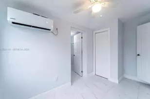 425 NW 14th Way, Fort Lauderdale, FL 33311 - Photo 15