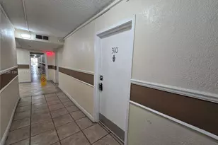 4550 NW 9th St, Miami, FL 33126 - Photo 13