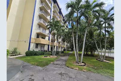 4550 NW 9th St #310E, Miami, FL 33126 - Photo 17