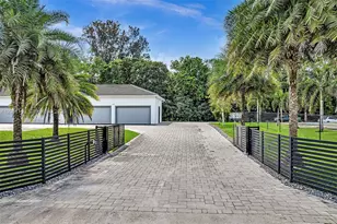 1540 SW 115th Ave, Davie, FL 33325 - Photo 7