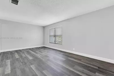 7402 NW 75th St, Tamarac, FL 33321 - Photo 19