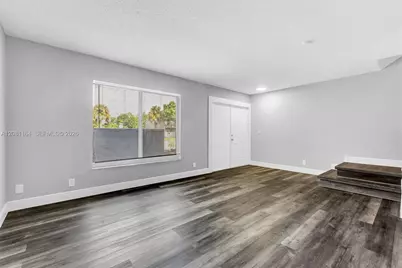 7402 NW 75th St, Tamarac, FL 33321 - Photo 13