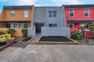 7402 NW 75th St, Tamarac, FL 33321 - Photo 3