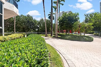 3400 NE 192nd St #1707, Aventura, FL 33180 - Photo 5