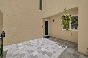 9133 Fontainebleau Blvd, Miami, FL 33172 - Photo 7