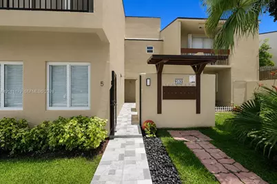 9133 Fontainebleau Blvd #5, Miami, FL 33172 - Photo 3
