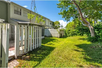 789 Crystal Lake Dr, Deerfield Beach, FL 33064 - Photo 23