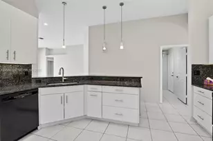 13171 NW 19th St, Pembroke Pines, FL 33028 - Photo 11