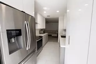 8772 SW 11th St, Miami, FL 33174 - Photo 11