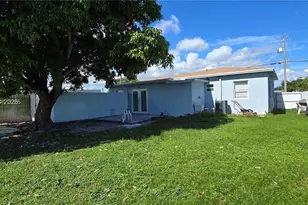 12140 SW 218th St, Miami, FL 33170 - Photo 9