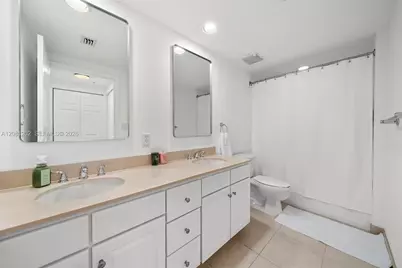 2000 N Bayshore Dr #1502, Miami, FL 33137 - Photo 9