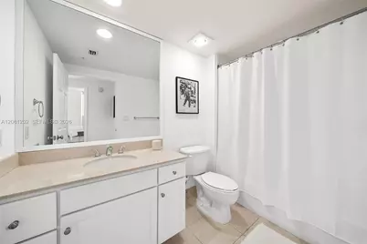 2000 N Bayshore Dr #1502, Miami, FL 33137 - Photo 13