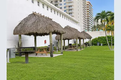 5601 Collins Av #PH-2, Miami Beach, FL 33140 - Photo 17