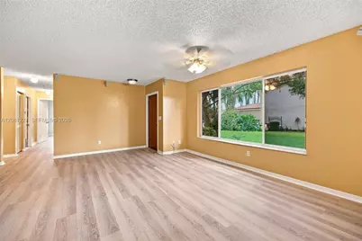 1533 W Harmony Lake Cir, Davie, FL 33324 - Photo 3