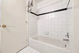 1533 W Harmony Lake Cir, Davie, FL 33324 - Photo 15