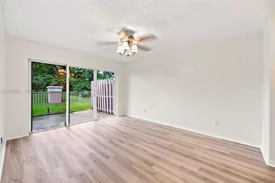 1533 W Harmony Lake Cir, Davie, FL 33324 - Photo 11