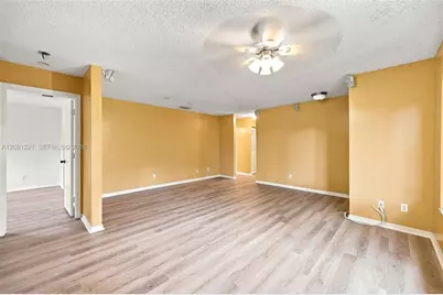 1533 W Harmony Lake Cir, Davie, FL 33324 - Photo 5