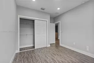 16570 SW 70th St, Miami, FL 33193 - Photo 7